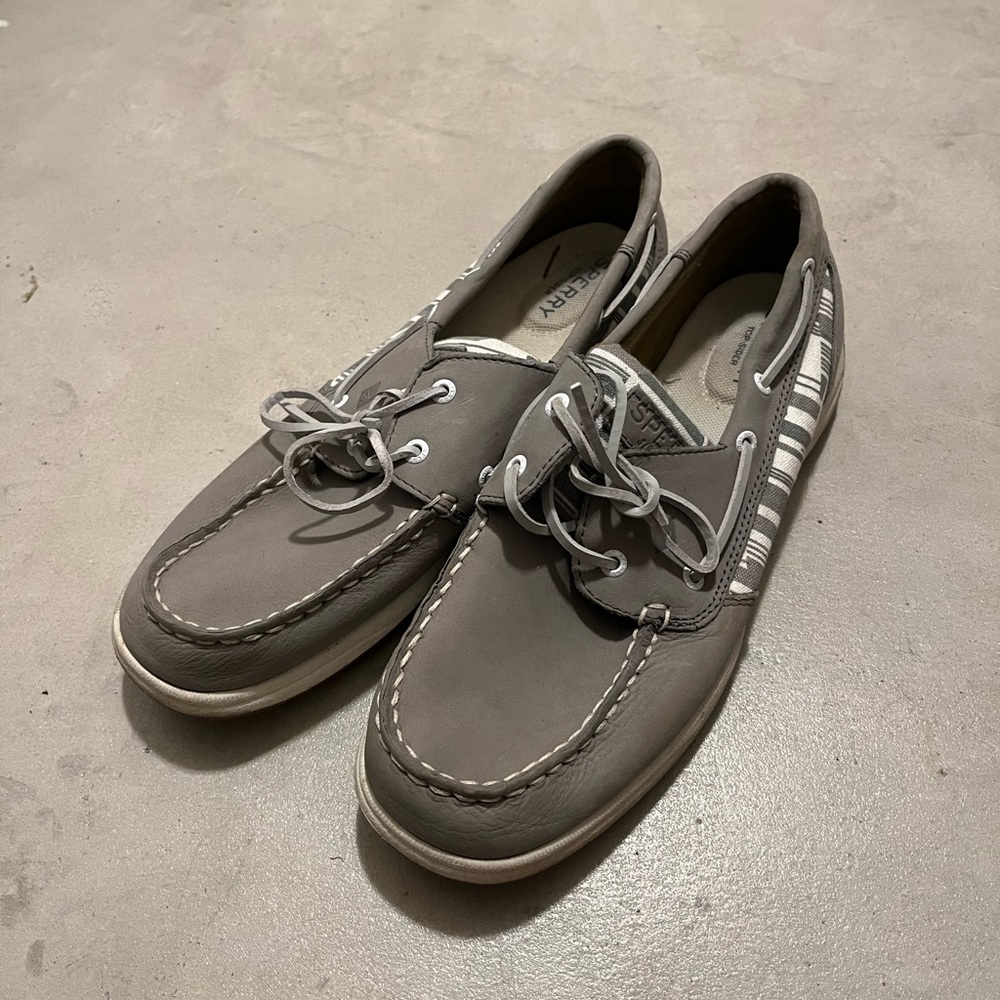 Sperry Women’s boat shoe size 10